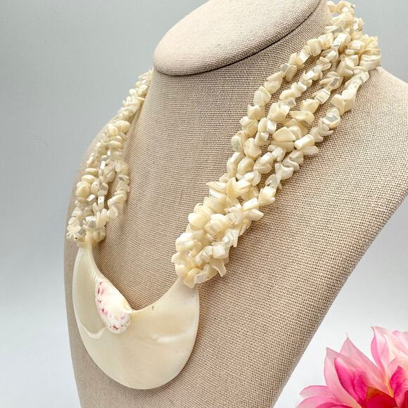 Vintage Nautilus Shell Carved MOP Chip Multistrand Necklace Tropic Beach Cruise - Picture 3 of 11